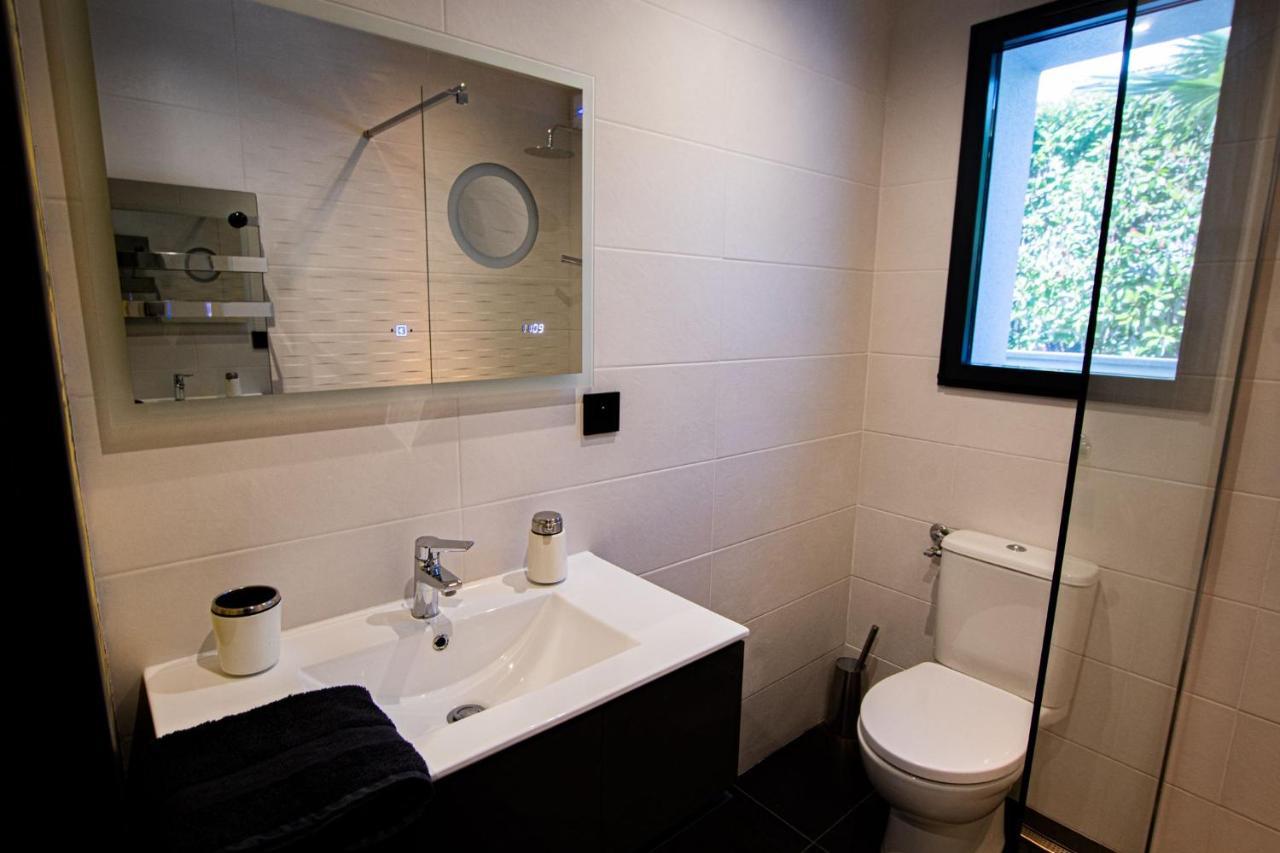 Appartement De Caractere Avec Jacuzzi Fréjus Extérieur photo