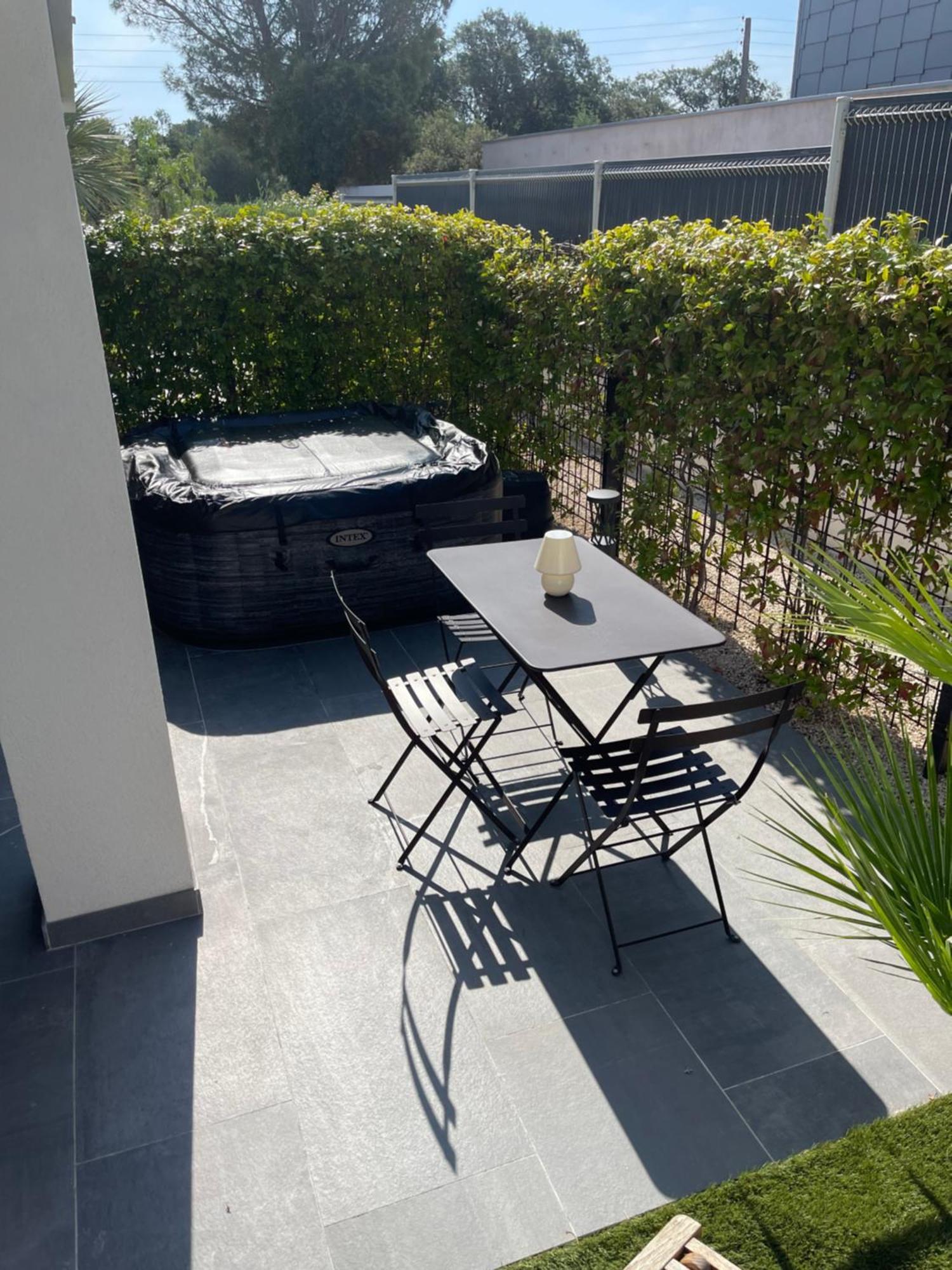 Appartement De Caractere Avec Jacuzzi Fréjus Extérieur photo